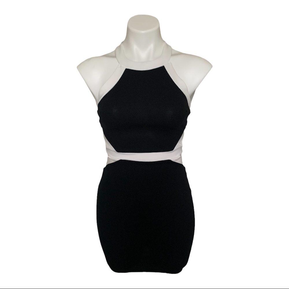 4/25 💜 Black and White Cut Out Mini Dress